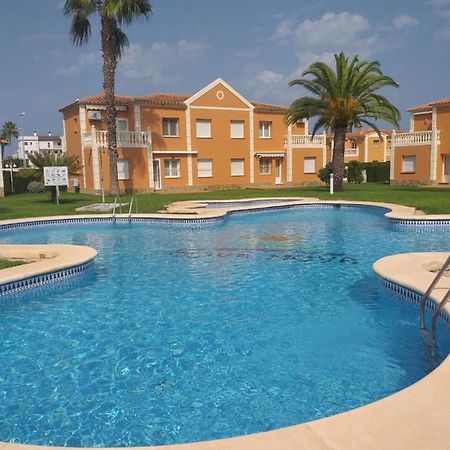 Oliva Nova Flat In Front Of Met Daire Dış mekan fotoğraf