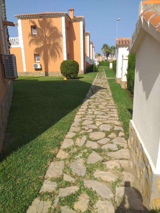 Oliva Nova Flat In Front Of Met Daire Dış mekan fotoğraf