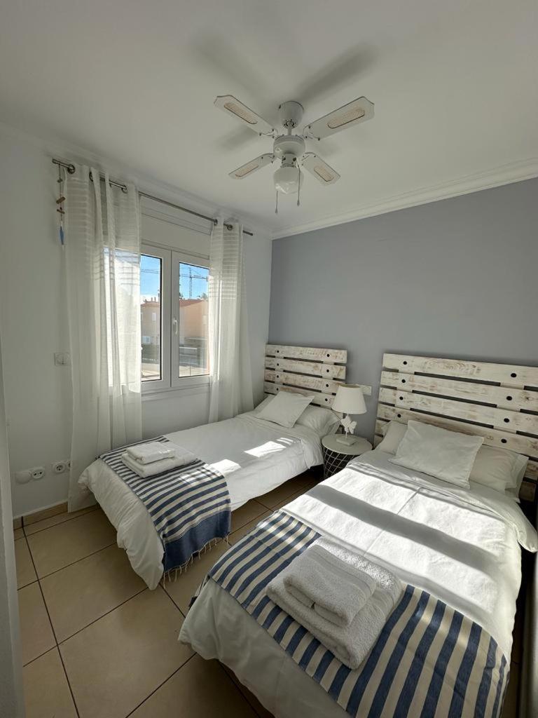 Oliva Nova Flat In Front Of Met Daire Dış mekan fotoğraf